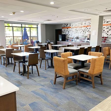 La Quinta Inn & Suites By Wyndham-Albany Ga Bagian luar foto