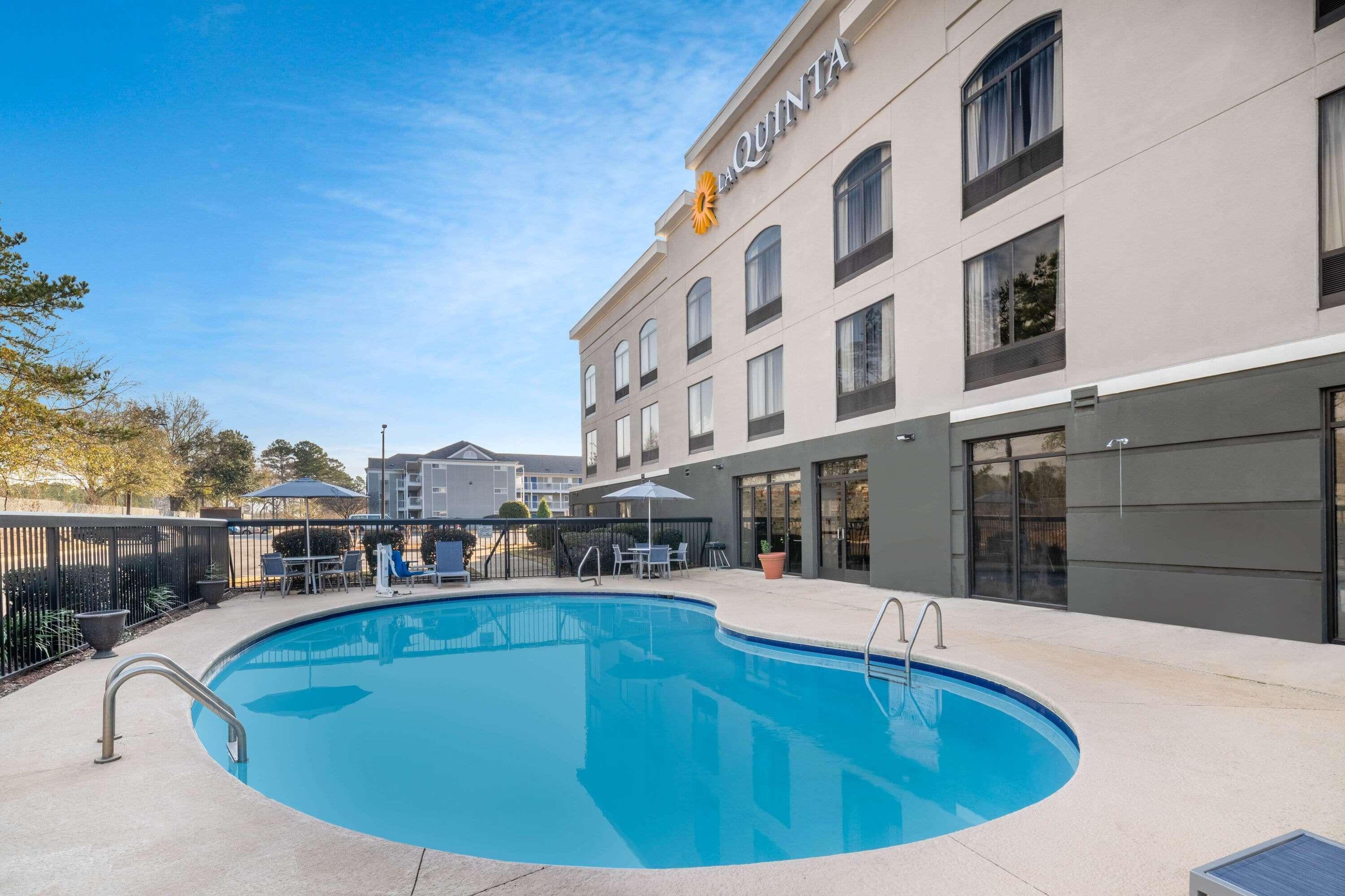 La Quinta Inn & Suites By Wyndham-Albany Ga Bagian luar foto