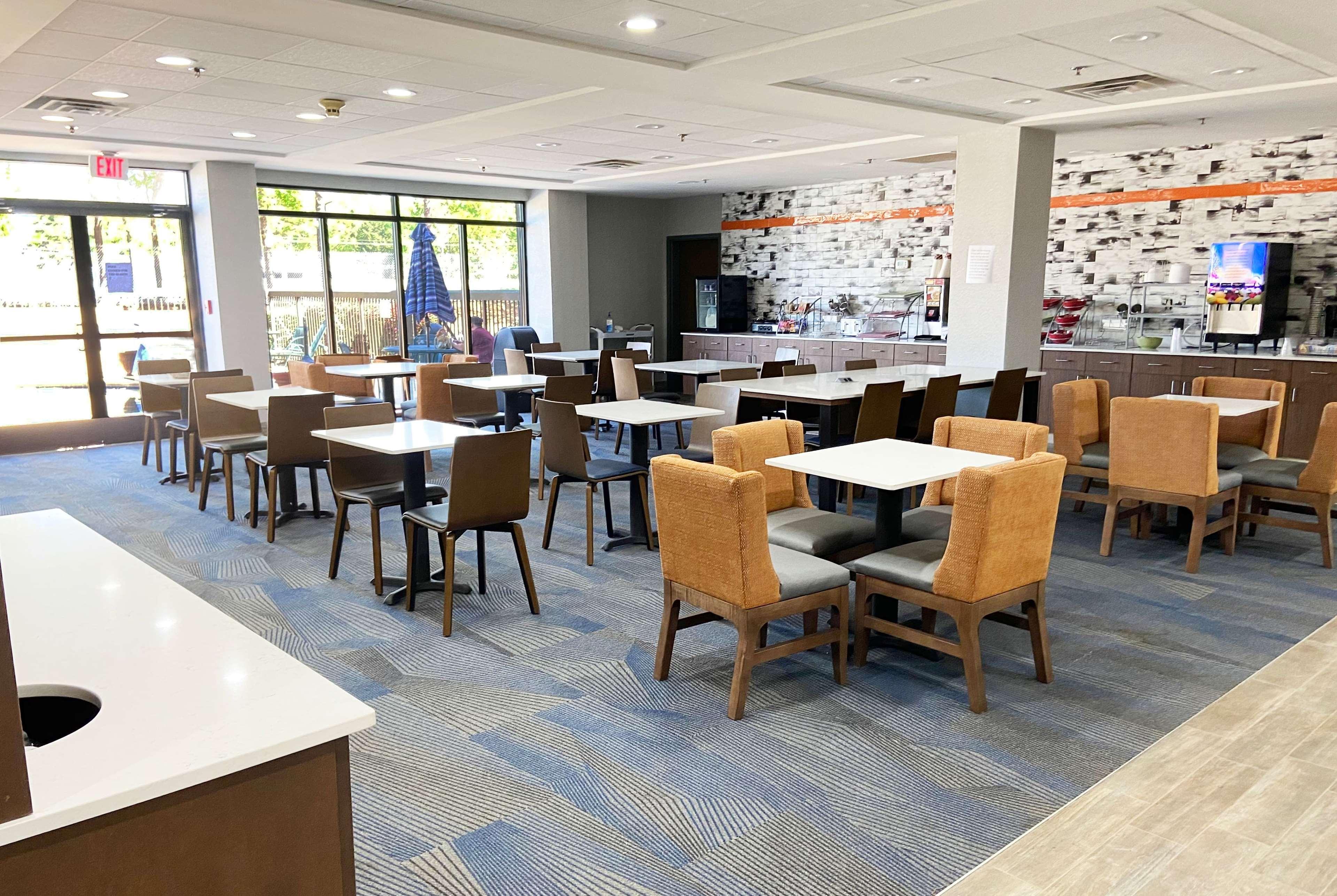 La Quinta Inn & Suites By Wyndham-Albany Ga Bagian luar foto
