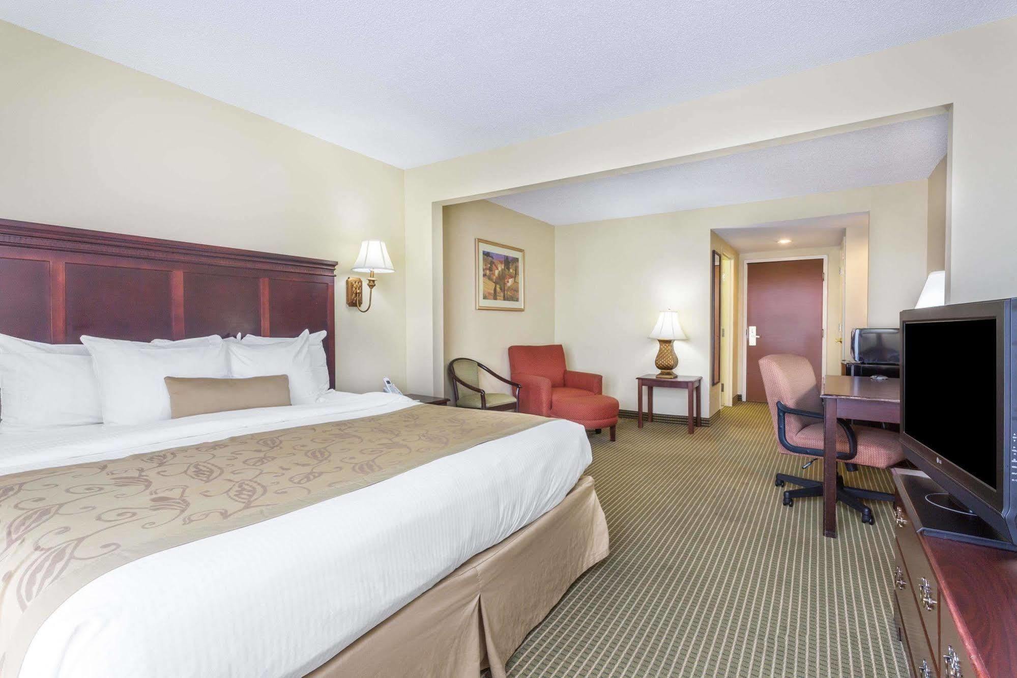 La Quinta Inn & Suites By Wyndham-Albany Ga Bagian luar foto